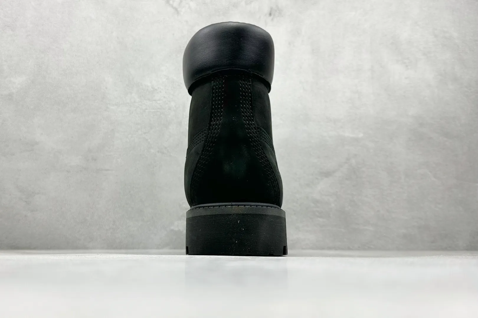🐲💰 760 terminal store Top chip Timberland/Timberland outdoor mid-cut casual rhubarb boots series Guangdong factory quality Original box original packaging The fabric is made of Italian 🇮🇹 top frosted fine-grained cowhide with anti-odor and anti-corrosion genuine leather latex insoles to give you a perfect wearing experience High-quality and durable A must-have for sportsmen Specially designed to treat those who are not handsome High-quality feet feel first-class Size: 39.5-45 (leather shoe size)